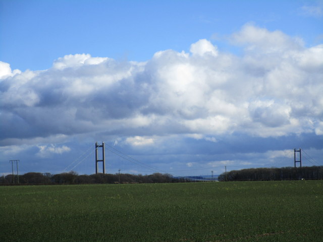 View towards the Humber Bridge from Tranby Lane