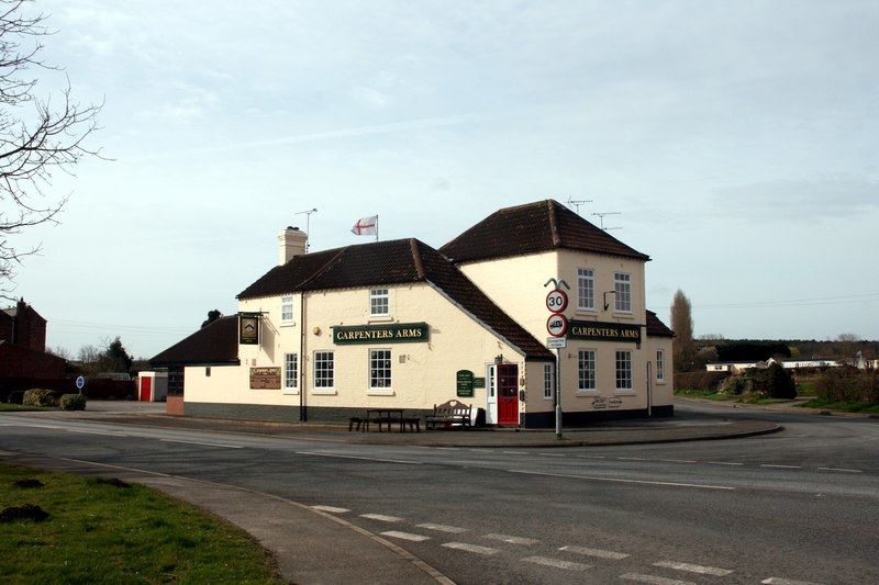 Carpenters Arms © Graham Hogg cc-by-sa/2.0 :: Geograph Britain and Ireland