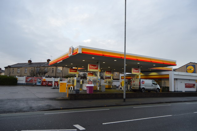 Shell filling station, Goldsmith Avenue © N Chadwick cc-by-sa/2.0 ...