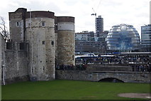 TQ3380 : Entrance to the Tower of London by Mike Pennington