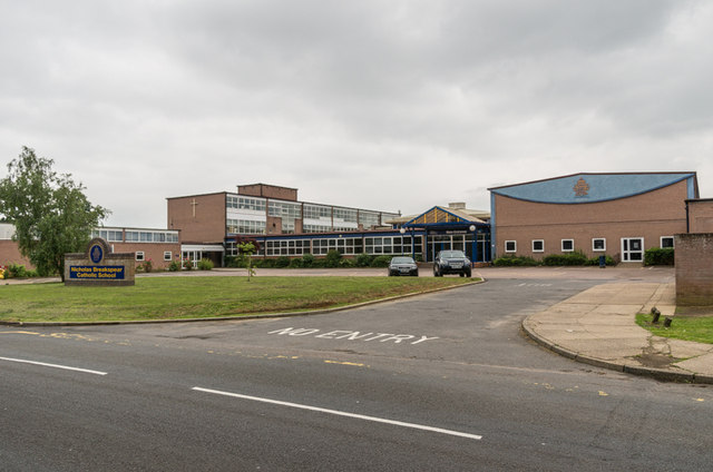 Nicholas Breakspear Catholic School © Ian Capper cc-by-sa/2.0 ...