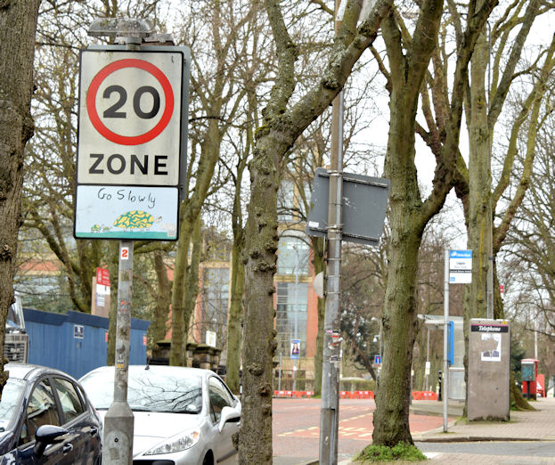 20 mph zone sign, Belfast Avenue, Belfast (April 2015)
