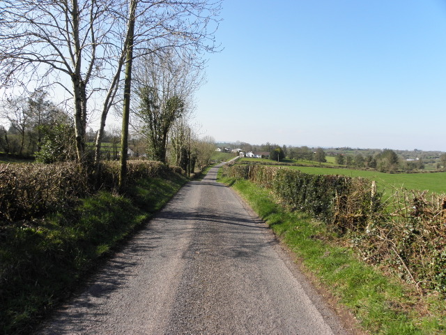 Kennogue Road, Kennogue / Carran © Kenneth Allen cc-by-sa/2.0 ...