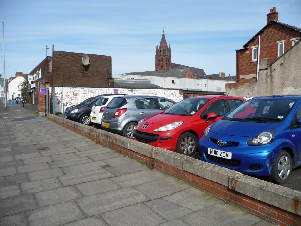 Abingdon Road car park, Middlesbrough © Christine Johnstone cc-by-sa/2.