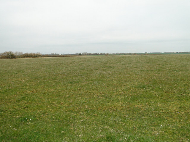 Over the field to Pigeon Hall Farm