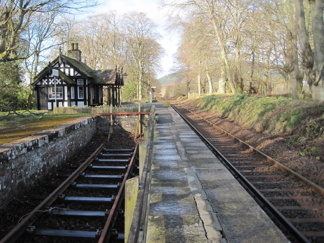 Dunrobin Castle railway station,... © Nigel Thompson cc-by-sa/2.0 ...