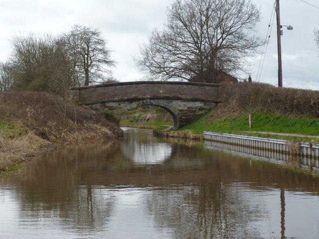 Macclesfield Canal:  Morris Bridge No 89