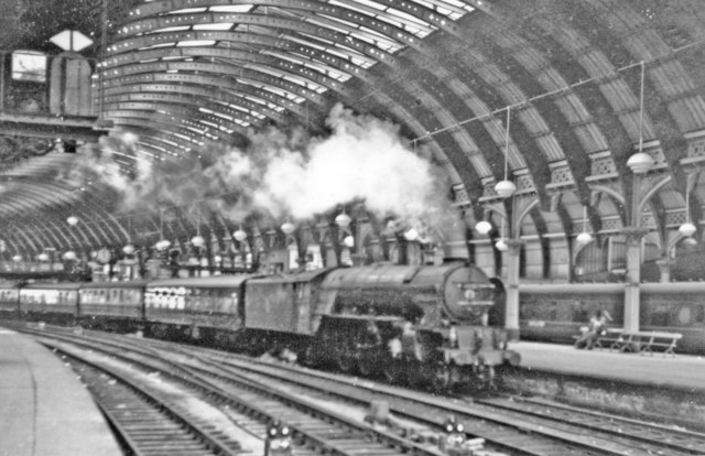 York Station, with Peppercorn A1 Pacific on Up express, ECML 1958