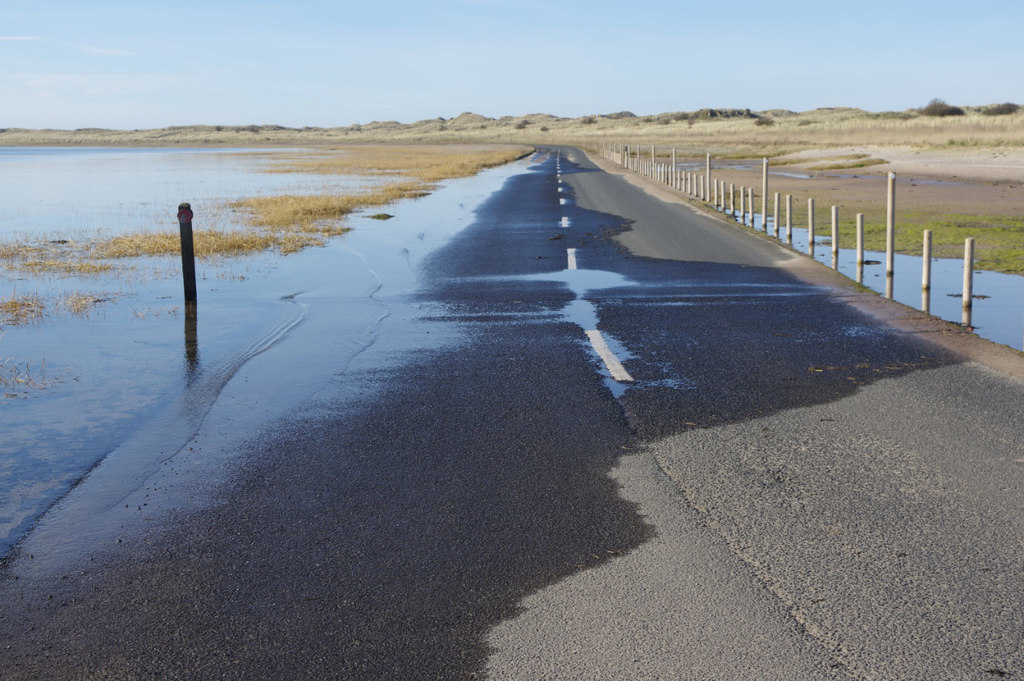 Lindisfarne Causeway © Stephen McKay cc-by-sa/2.0 :: Geograph Britain ...