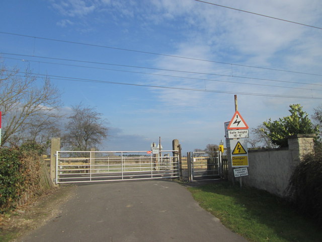 Level crossing at Scrooby © John Slater cc-by-sa/2.0 :: Geograph ...