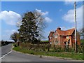 SU4374 : Rowbury Farm Cottages by Bikeboy