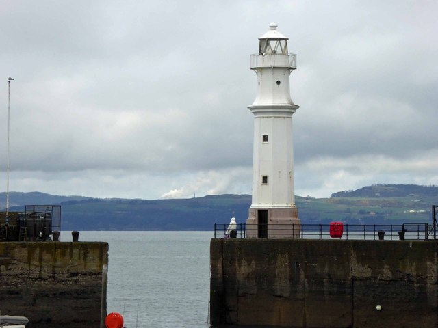 Newhaven harbour lighthouse