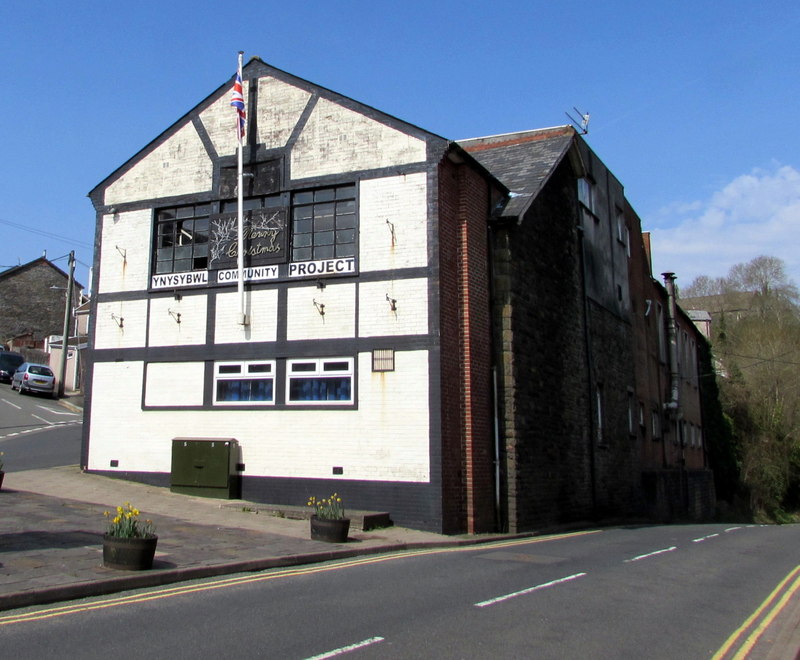 Ynysybwl Community Project hall © Jaggery cc-by-sa/2.0 :: Geograph ...