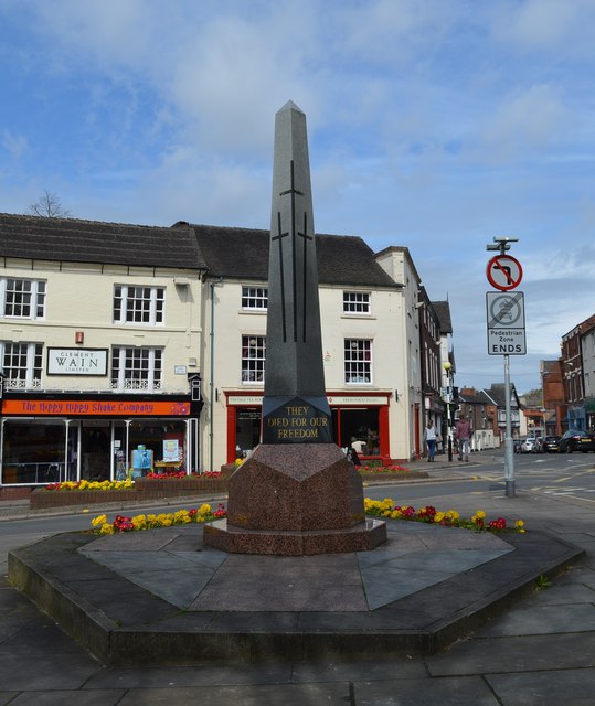 Newcastle-under-Lyme: war memorial in Red Lion Square