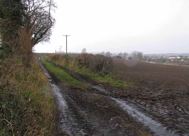 Track towards the Top End of Eckington