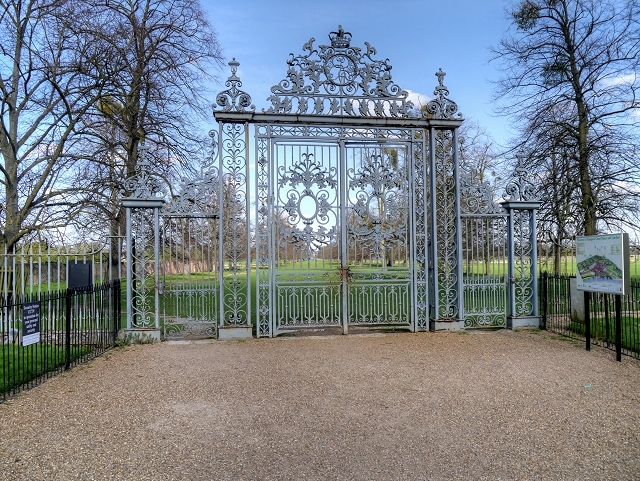 Gate from Hampton Court East Front © David Dixon cc by sa/2 0
