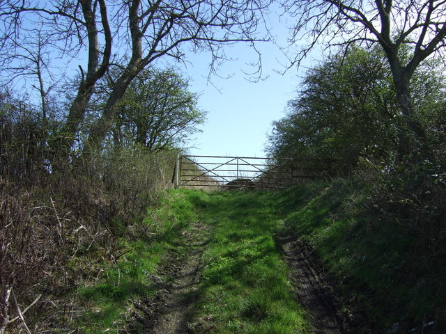 Gated track to Earsdon Hill
