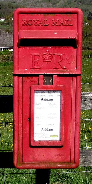 Queen Elizabeth II postbox, Kings Road, Llandybie
