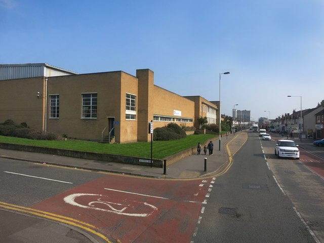 Romford Bus Garage © Des Blenkinsopp cc-by-sa/2.0 :: Geograph Britain ...