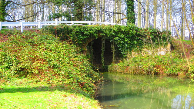 Bridge carrying North Walk over the Seeswood Canal, Arbury Park