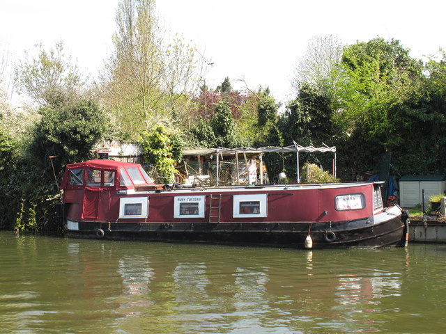 Ruby Tuesday - narrowboat on Paddington Arm, Grand Union Canal