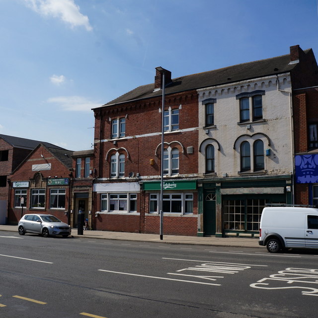 Albion Working Mens Club, Castleford © Ian S :: Geograph Britain and ...