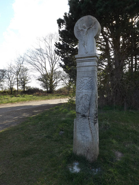 Sculpture at Iken Cliff Picnic site