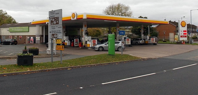 Shell filling station, Over Monnow,... © Jaggery :: Geograph Britain ...