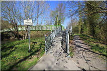 SH7217 : Access ramp to Pont Droed Dr Williams (Dr Williams' foot bridge) by Jeff Buck