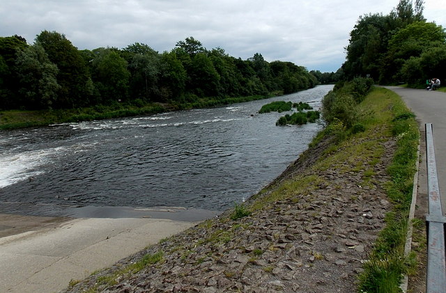 West bank of the River Taff south of... © Jaggery :: Geograph Britain ...