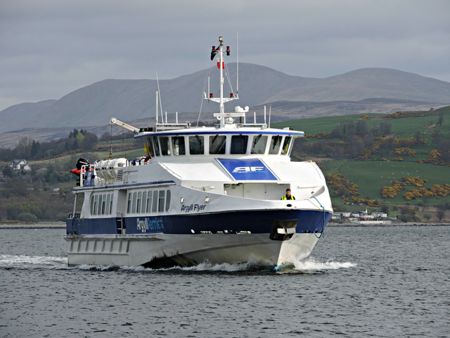 MV Argyll Flyer approaching Gourock © Thomas Nugent cc-by-sa/2.0 ...