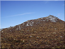 NH0334 : Rock pimple near Carn na Saobhaidhe in Killilan Forest by ian shiell