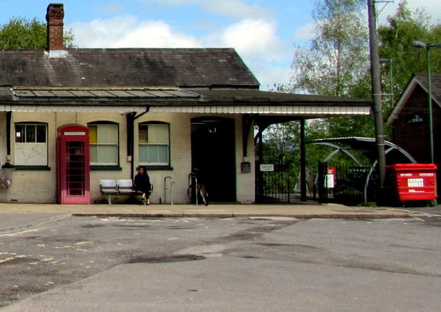 Entrance to Romsey railway station