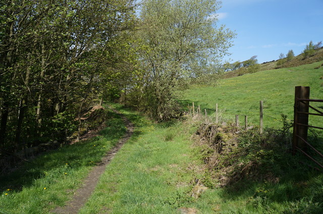 Occupation Lane towards Thurstonland... © Ian S cc-by-sa/2.0 ...