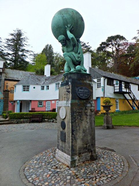 Hercules a bronze statue Richard Hoare cc by sa 2.0 Geograph