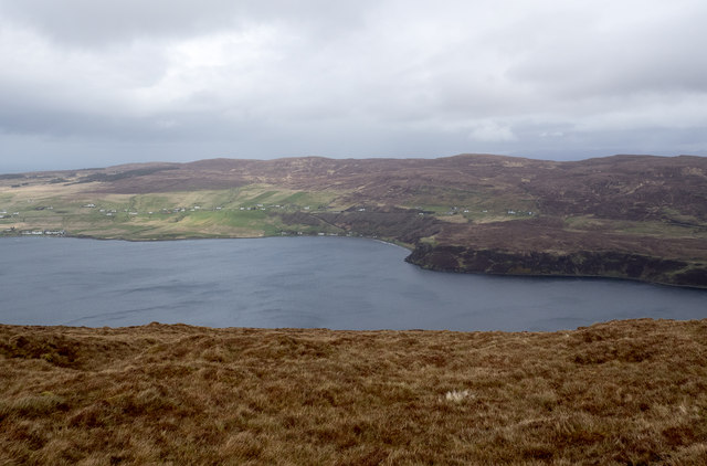 Heather slope descending towards Loch... © Trevor Littlewood ...