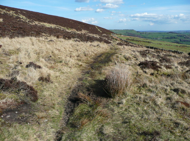 On the Calderdale Way, Midgley © Humphrey Bolton cc-by-sa/2.0 ...