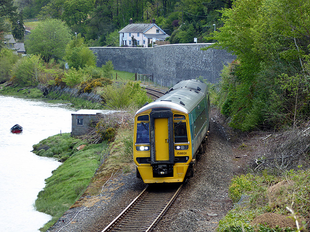 An Arriva Wales train at Glandyfi