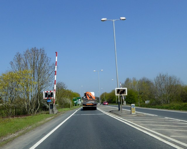 Level crossing on A5 Oswestry bypass © David Smith cc-by-sa/2.0 ...