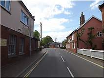 TM1180 : Roydon Road, Diss by Geographer