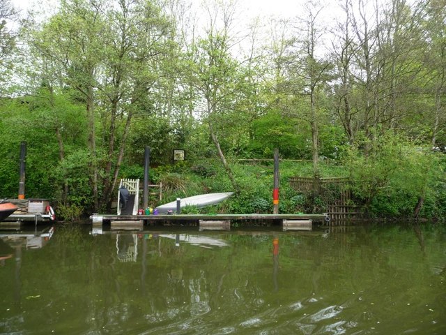 Mooring pontoon, north bank, River Avon