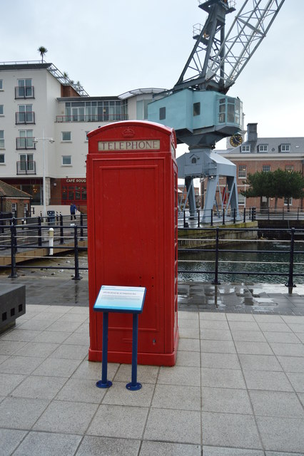 Telephone Kiosk, Gunwharf Quay
