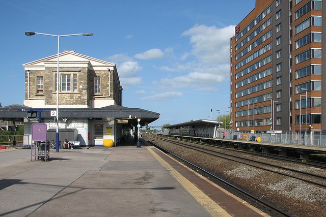 Swindon Station: on Platform 3
