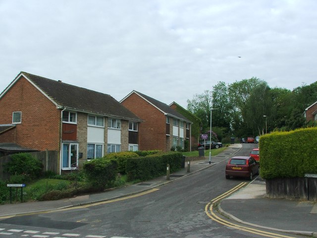 Hales Place, Canterbury - area information, map, walks and more