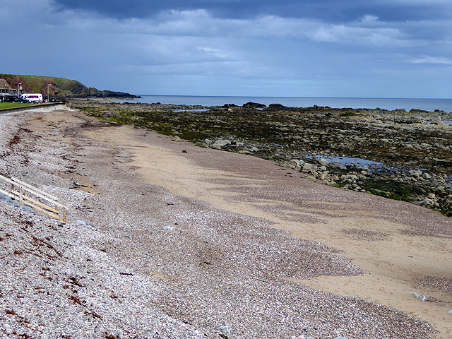 Cowie beach © John Lucas cc-by-sa/2.0 :: Geograph Britain and Ireland