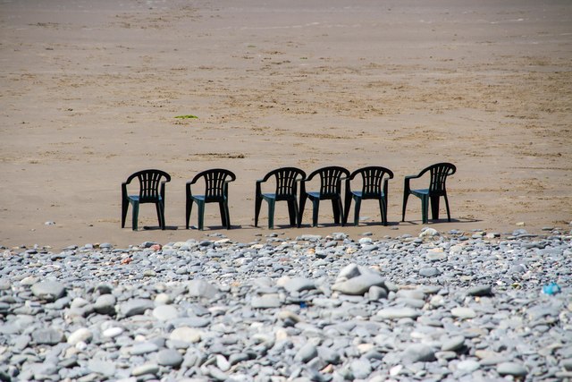 Waiting for the partygoers, Borth beach
