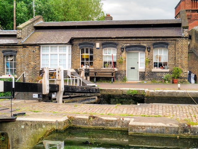 Lock Keepers' Office, St Pancras Lock © David Dixon :: Geograph Britain and  Ireland