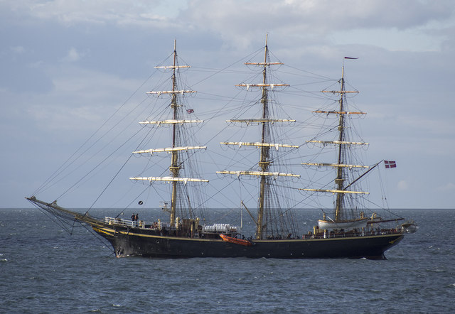 The 'Georg Stage' off Bangor © Rossographer cc-by-sa/2.0 :: Geograph ...