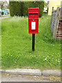TM1157 : 6 Creetings Bottom Postbox by Geographer