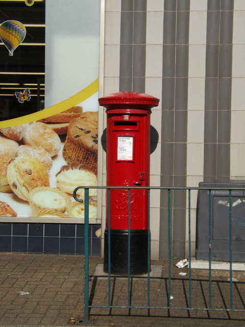 Cauldwell Hall  Road Post Office George VI Postbox